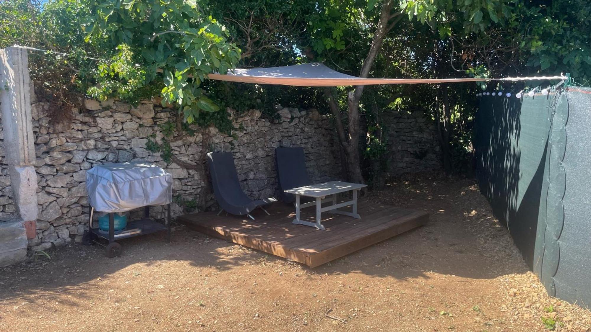 Mobil-home En Pleine Nature A 3 Mins Du Du Salagou Avec Vue Panoramique