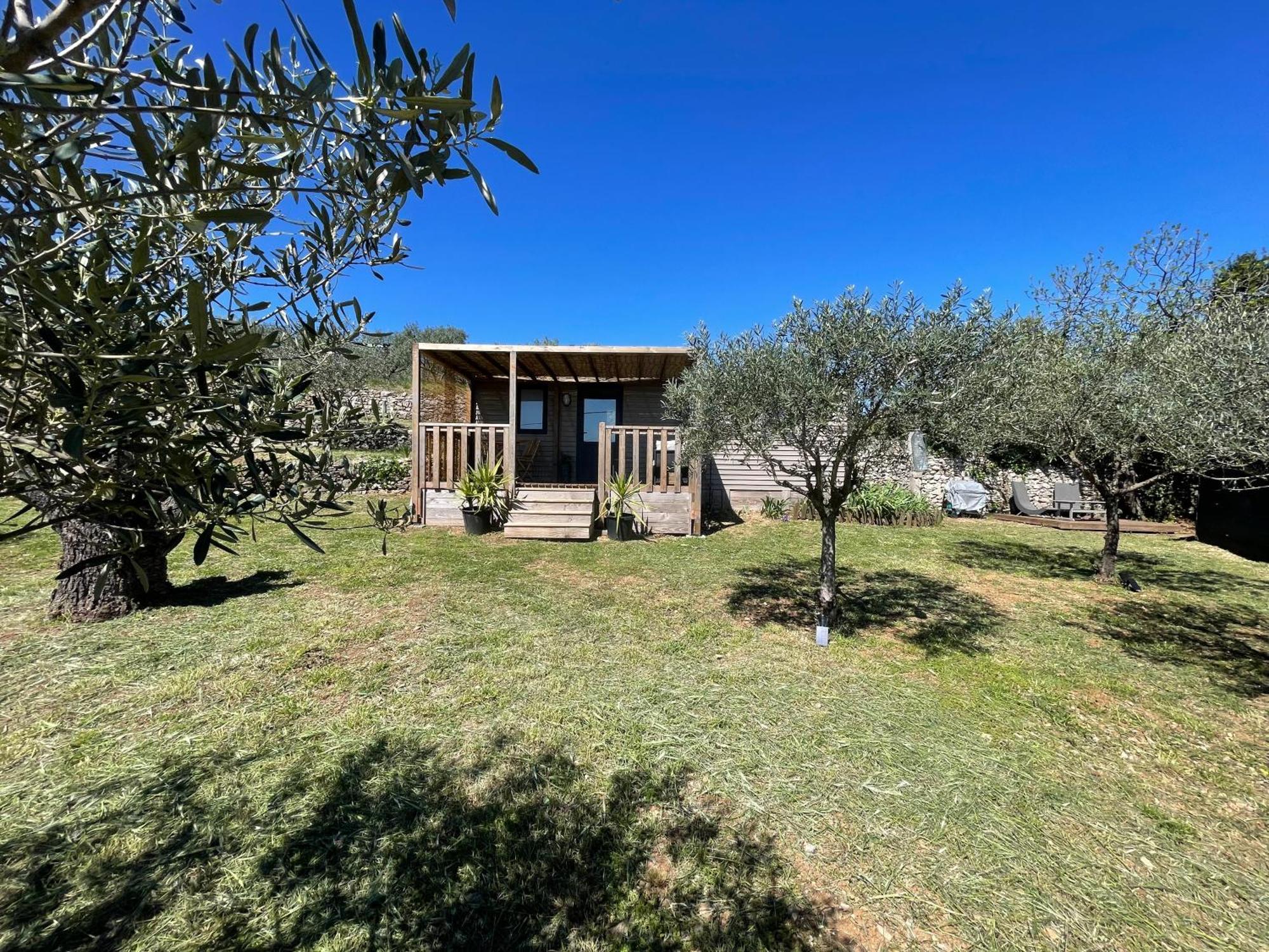 Mobil-home En Pleine Nature A 3 Mins Du Du Salagou Avec Vue Panoramique Lacoste (Herault)